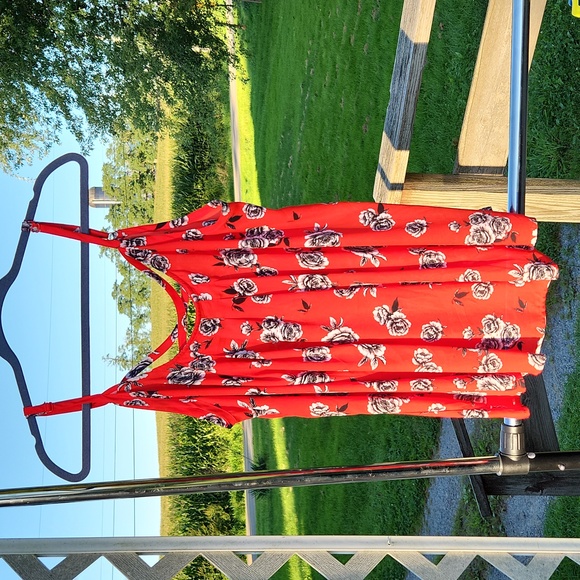 Torrid Rose Print Tank Top - Picture 3 of 5